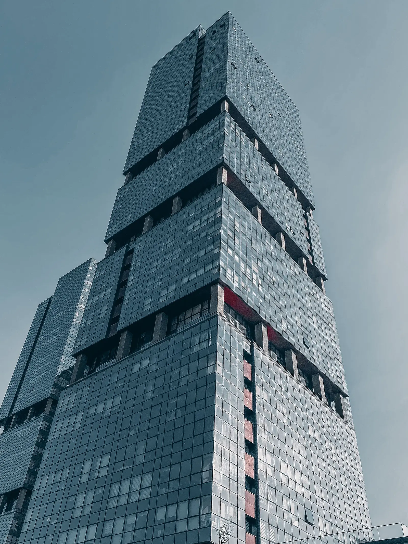 İstanbul Kağıthane — yüksek yapılarda dış cephe ve iple erişim