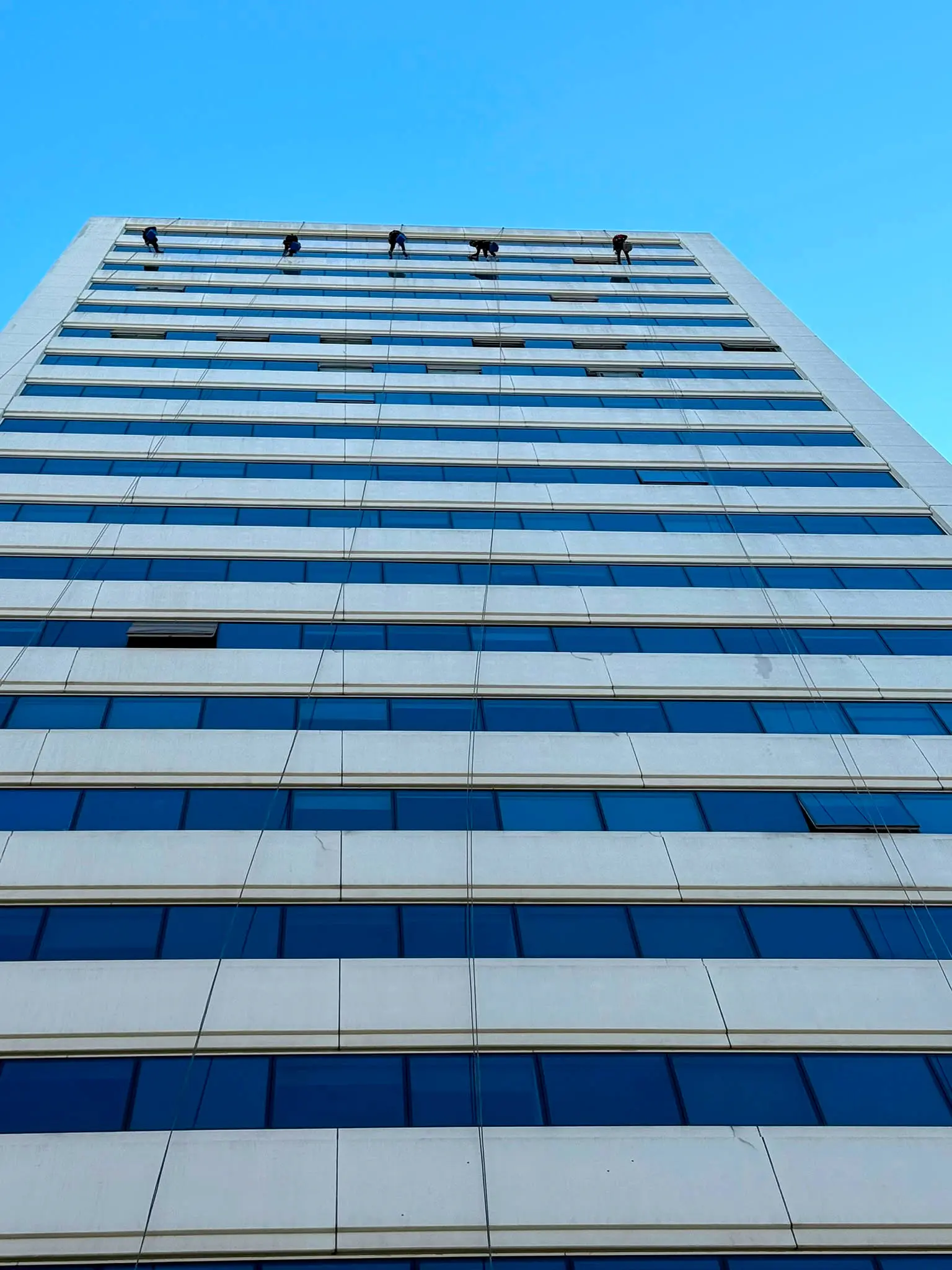 Çatı hizasından iniş ve emniyet kurulumu · Levent, İstanbul