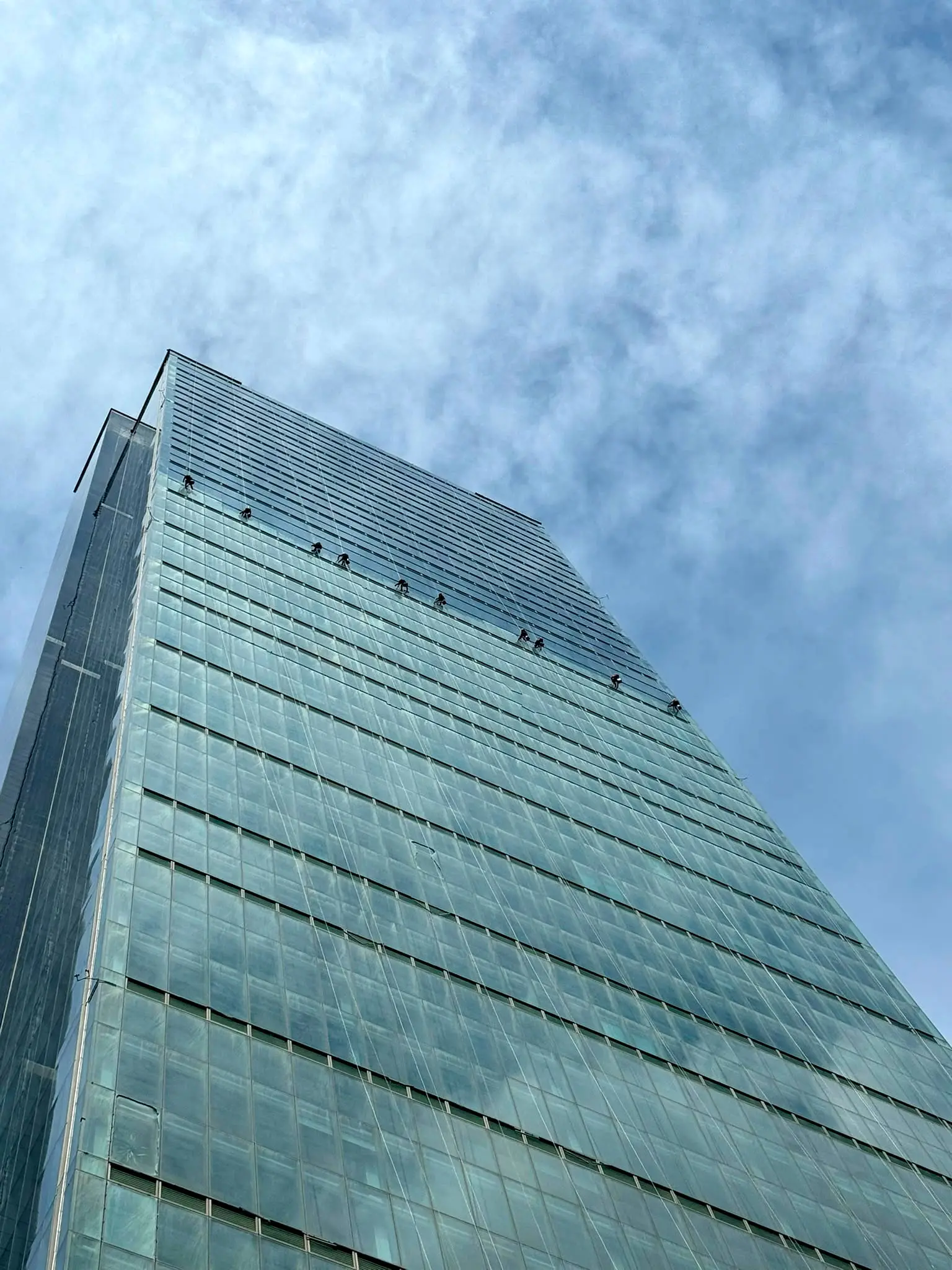 İstanbul Sapphire — İple erişimle dış cephe cam temizliği · Maslak · Levent iş koridoru, İstanbul